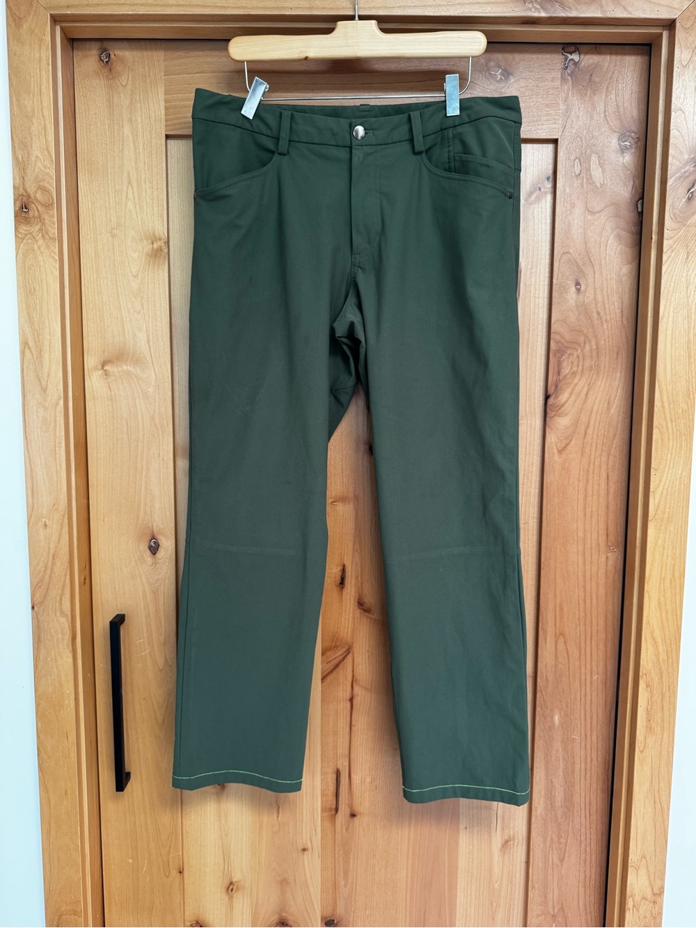 lululemon ABC athletica Men's Green Stretch Chinos